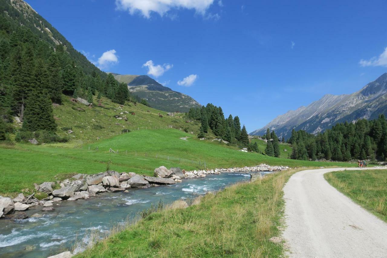 Alpenmaisonette Gipfelstuermer Bramberg am Wildkogel Luaran gambar